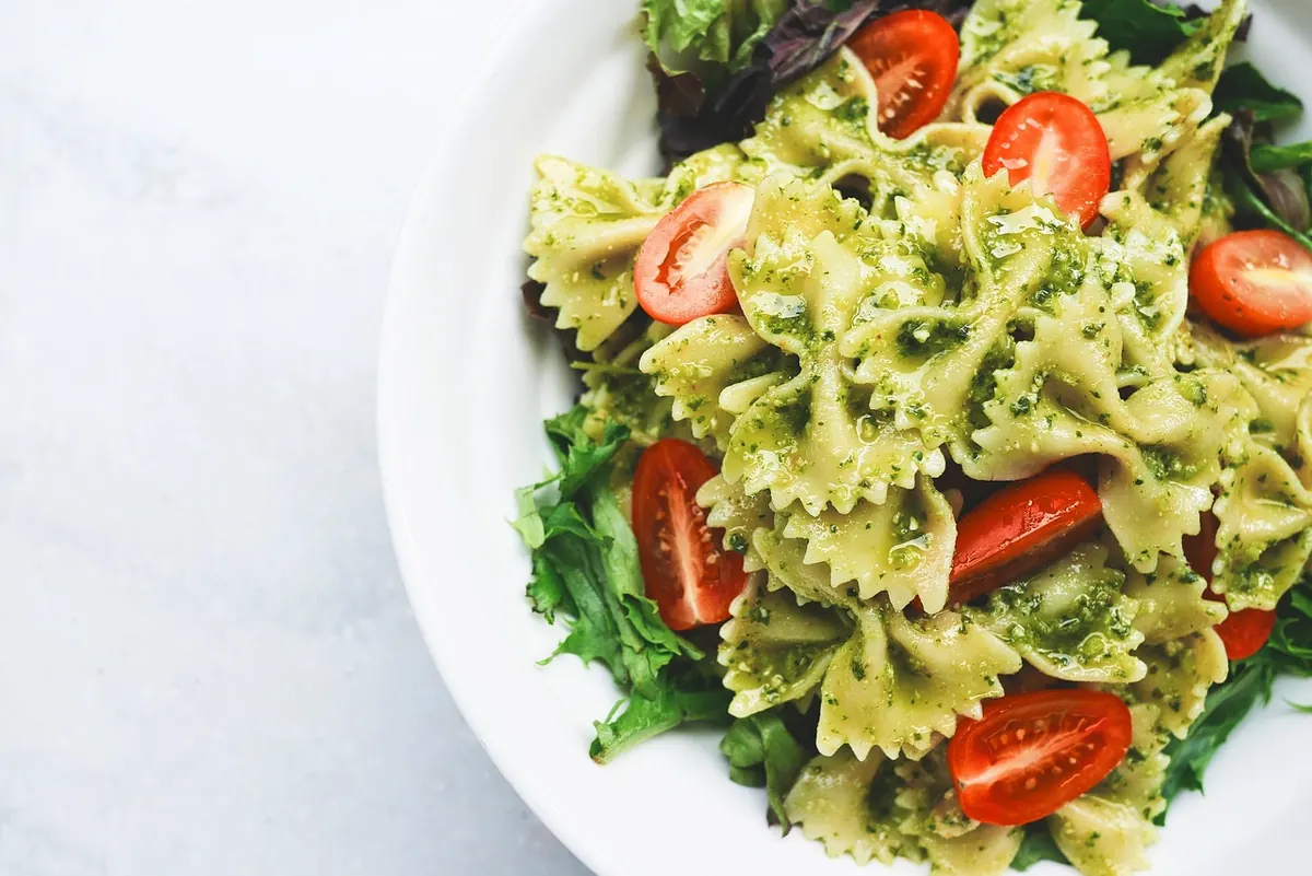 Mindful Eating: A 7-Day Checklist to Slow Down and Improve Digestion
